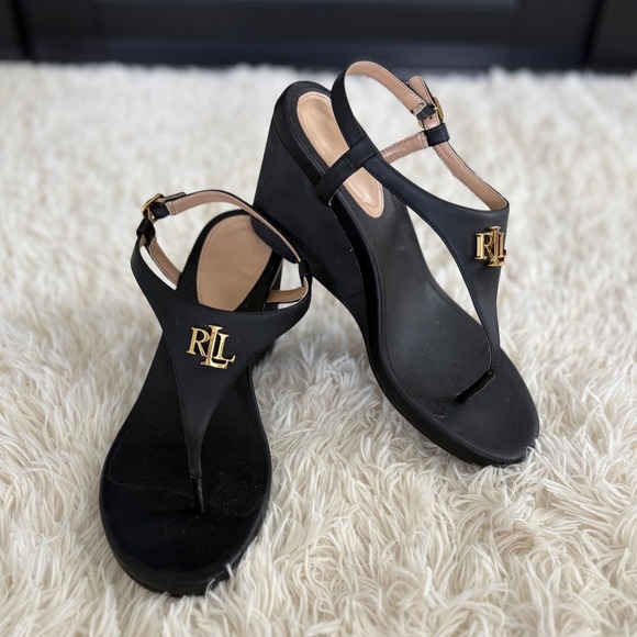 Ralph Lauren Black Wedge Thong Sandals Women's Size 9B, Gold Logo Accent - Picture 1 of 8